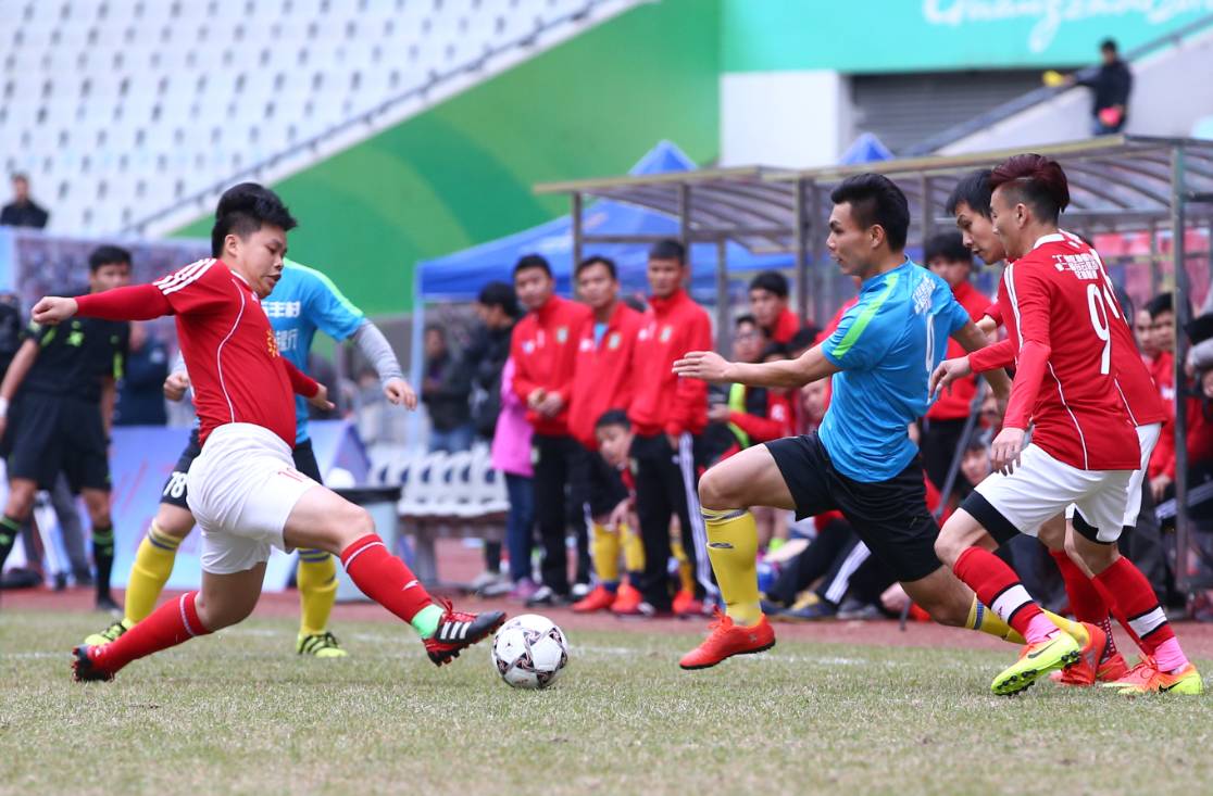 他曾效力于四川FC、江西北大门、大连人等球队-第11张图片-2024欧洲杯赛程直播_在线无插件视频观看_龙门直播